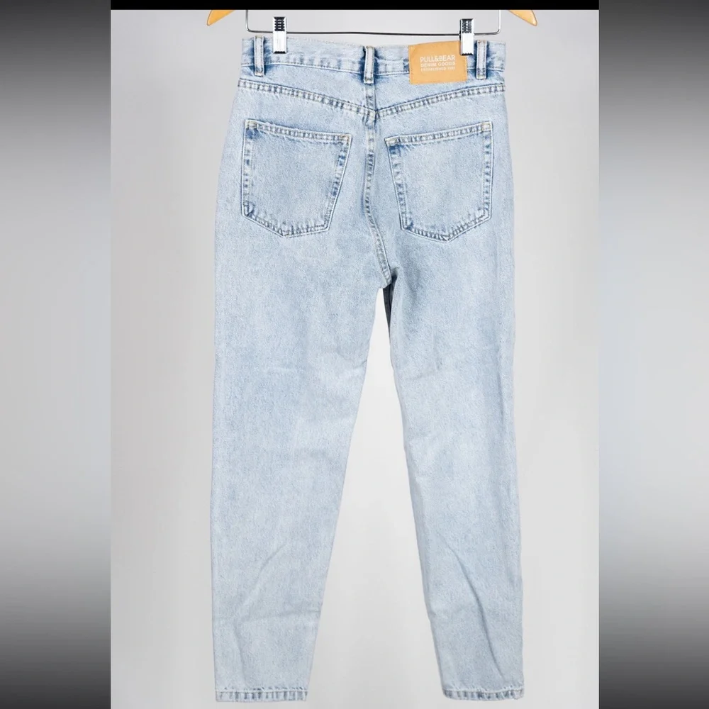 Ladies Pull&Bear Distressed Light Wash Jeans - Picture 2 of 2